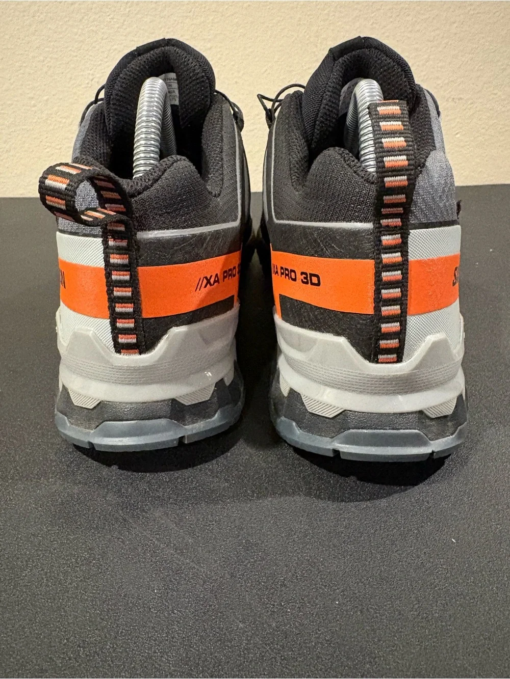 Salomon XA PRO 3D V9 GTX GORE-TEX  Trail Hiking Shoes Men’s Sz 8 Fast Shipping